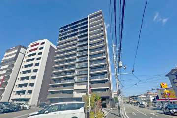 レーベン川西TIEAK RESIDENCEの外観（南側から）
