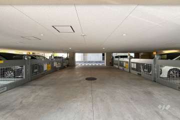 敷地内駐車場（屋内機械式）