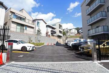 駐車場の出入り口