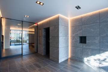 エントランスはオートロック付きです。