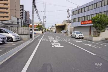 敷地南側の前面道路