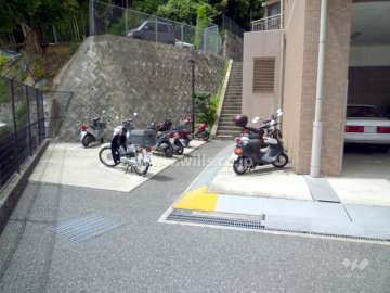バイク置き場
