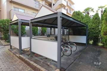 駐輪場（屋根付き）