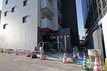 エントランスはオートロック付きです。