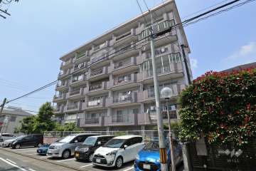 名城公園スカイマンションの外観（南東側から）