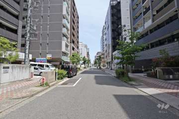 敷地北側の前面道路