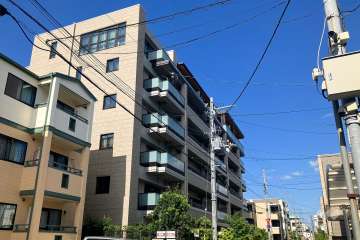 プラウド西宮北口の外観（南西側から）