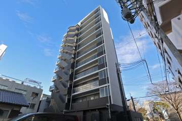 ディアレイシャス上前津の外観（西側から）
