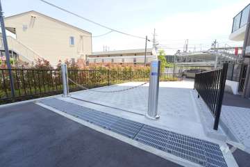 駐車場出入り口（ロボットゲート付き）