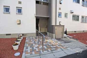 住戸入り口へのアプローチ