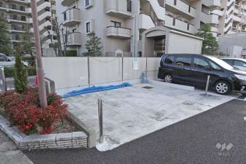 敷地東側の前面道路