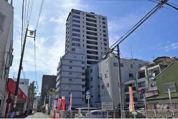 グランドメゾン大須門前町通の外観（南東側から）