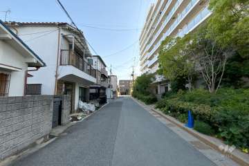敷地南東側の前面道路