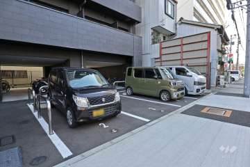 敷地内駐車場（屋外平面式）