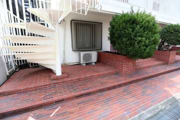 住戸入り口（東側）
