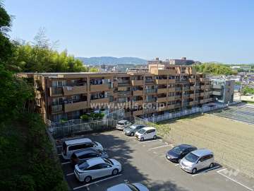 グローバル千里山田の外観（南側から）