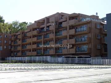 グローバル千里山田の外観（東側から）