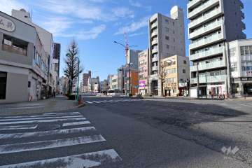 敷地南側の前面道路