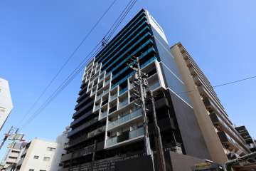 プレサンスＳＡＫＡＥフロントの外観(南西側から）