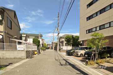 敷地北側の前面道路
