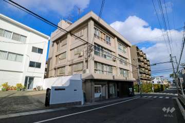 南郷住宅の外観（南西側から）