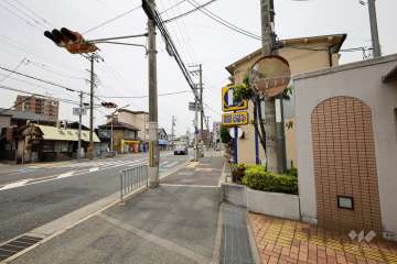 敷地南側の前面道路（府道14号大阪高槻京都線）