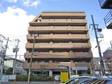 ライオンズマンション江坂町の外観（南東側から）