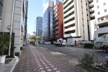 敷地南側の前面道路