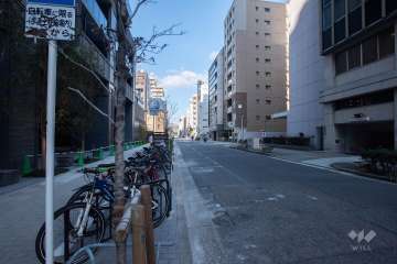 敷地東側の前面道路