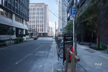 敷地東側の前面道路