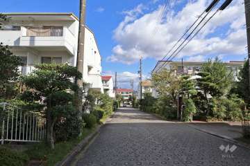 敷地東側の前面道路