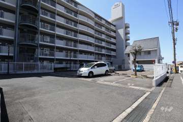 駐車場の出入口・敷地内駐車場（屋外平面式）