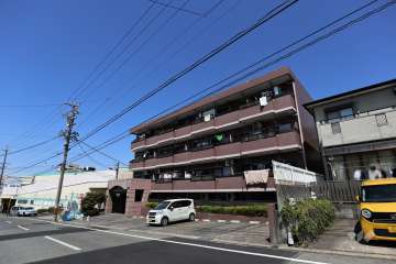 レインボー緑町の外観（南東側から）