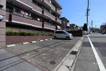 敷地内駐車場（屋外平面式）