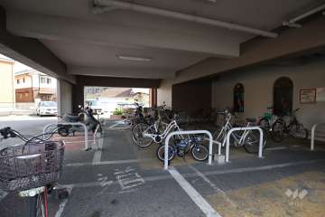 駐輪場、バイク置場