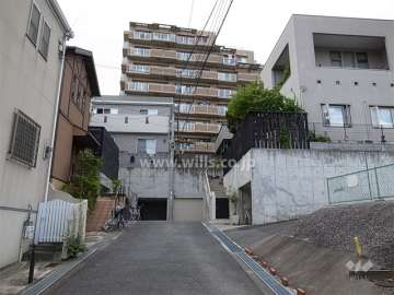 グローバル吹田新芦屋の外観（東側から）