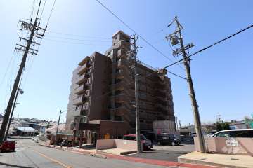 サンピボット瀬戸の外観（北東側から）