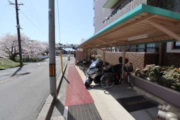 駐輪場、バイク置場