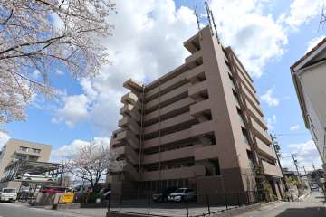 アジュール瀬戸の外観（北西側から）