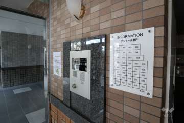 オートロックの操作盤、案内板