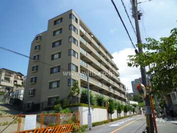 ステイツ吹田・千里丘グランステージの外観（南西側から）