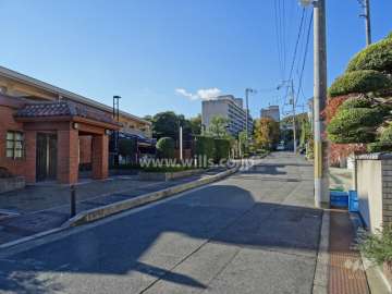 敷地北側の前面道路