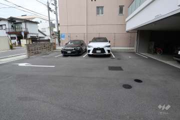 敷地内駐車場（屋外平面式）