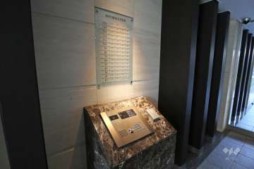 オートロックの操作盤、案内板