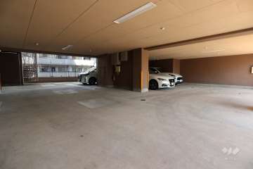 敷地内駐車場（屋内平面式、屋外平面式）