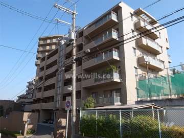 メゾン千里桃山台の外観（西側から）