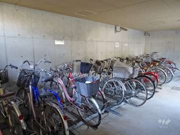 駐輪場（屋内）