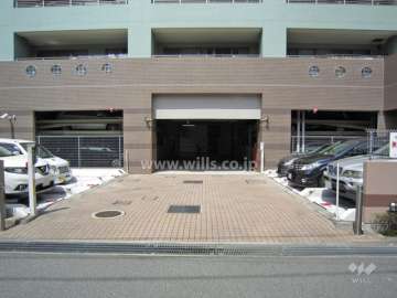 駐車場出入り口