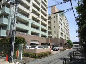 藤和江坂ホームズベネフィールの外観（南東側から）※低層階