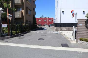 駐車場出入り口